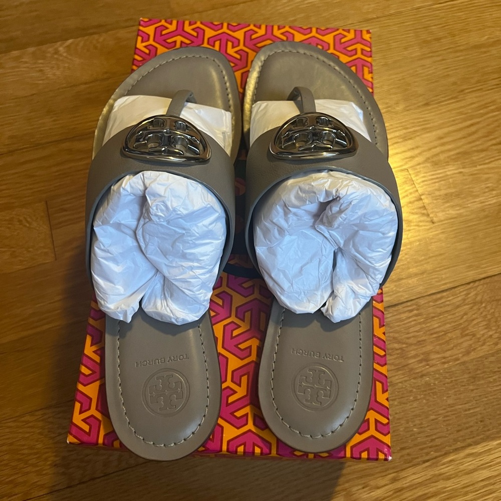 New in box Tory Burch Benton sandal
